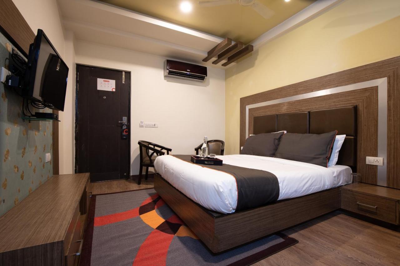 Oyo 79355 Collection O Hotel Adona Meenangadi Exterior photo